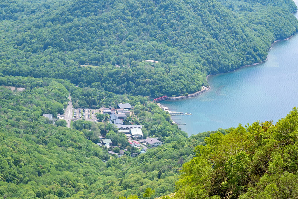 空撮した支笏湖温泉