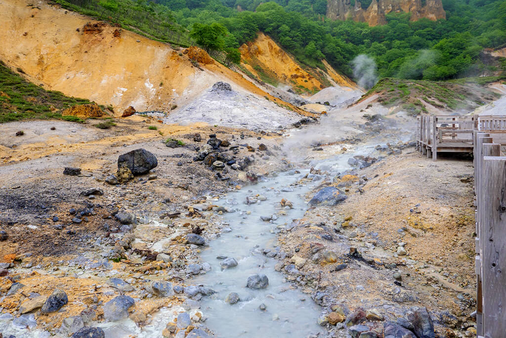 登別地獄谷の温泉湯