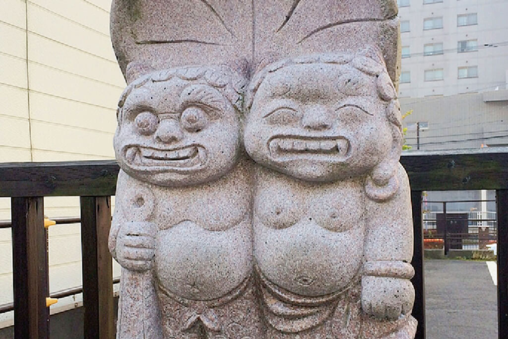 極楽通りにある恋愛成就の鬼像