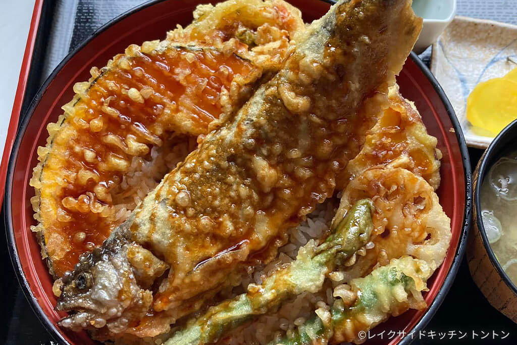 レイクサイドキッチン トントン