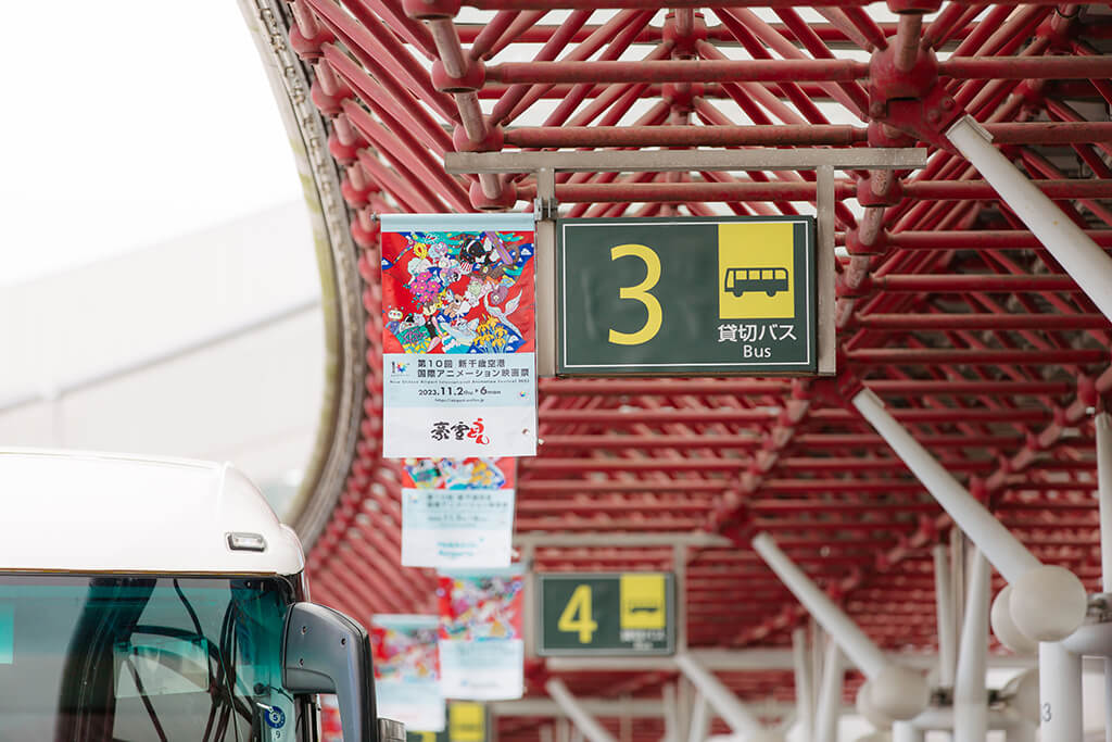 新千歳空港国内線ターミナルビル1階の貸切バス乗り場