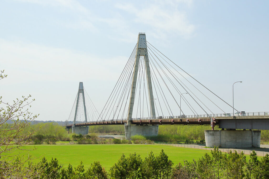 十勝川温泉の白鳥大橋